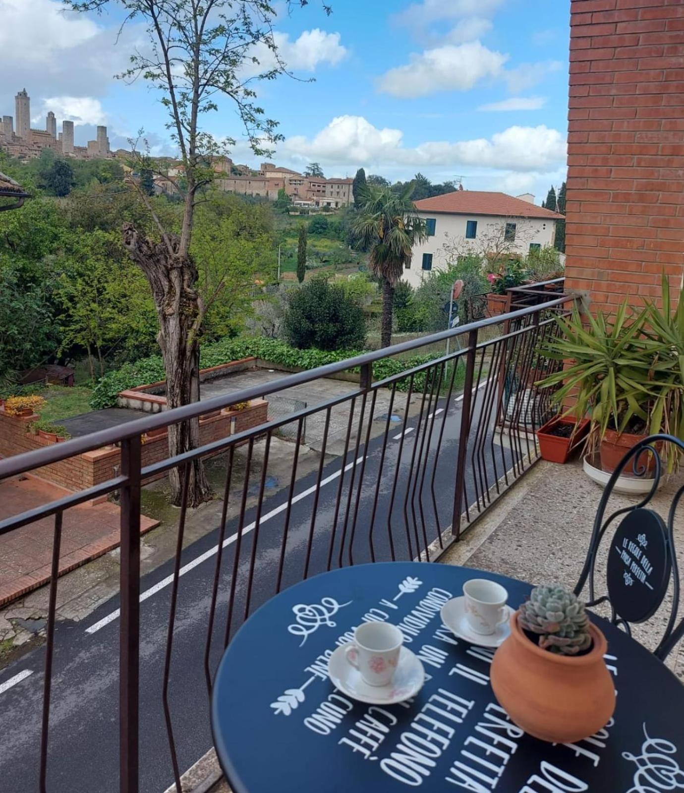 Casa Dina Lägenhet San Gimignano Exteriör bild